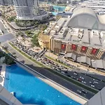 Downtown Elegance - 1Br Apartment With Unmatched Burj Khalifa Views
