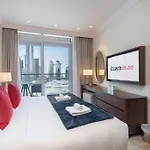 Downtown Elegance - 1Br Apartment With Unmatched Burj Khalifa Views