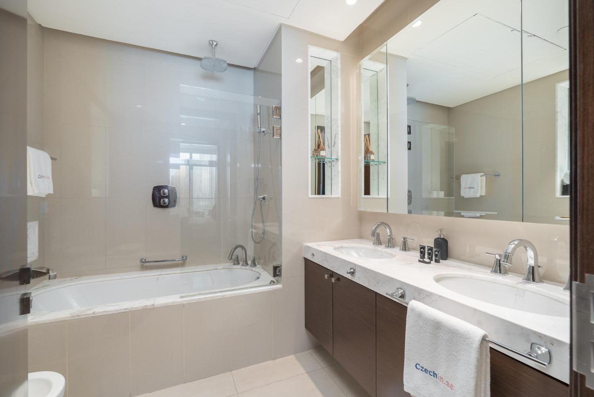 Downtown Elegance - 1br With Unmatched Burj Khalifa Views Appartement *