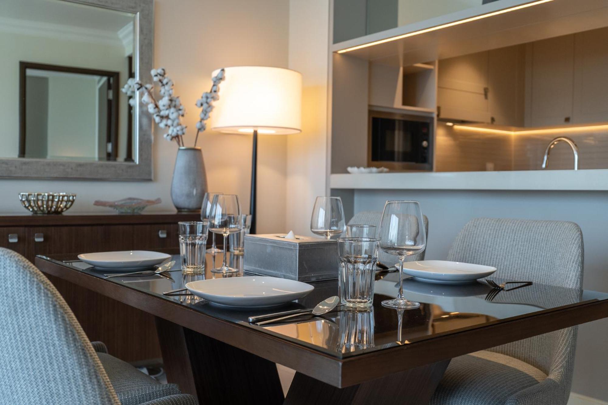 Downtown Elegance - 1br With Unmatched Burj Khalifa Views Appartement *