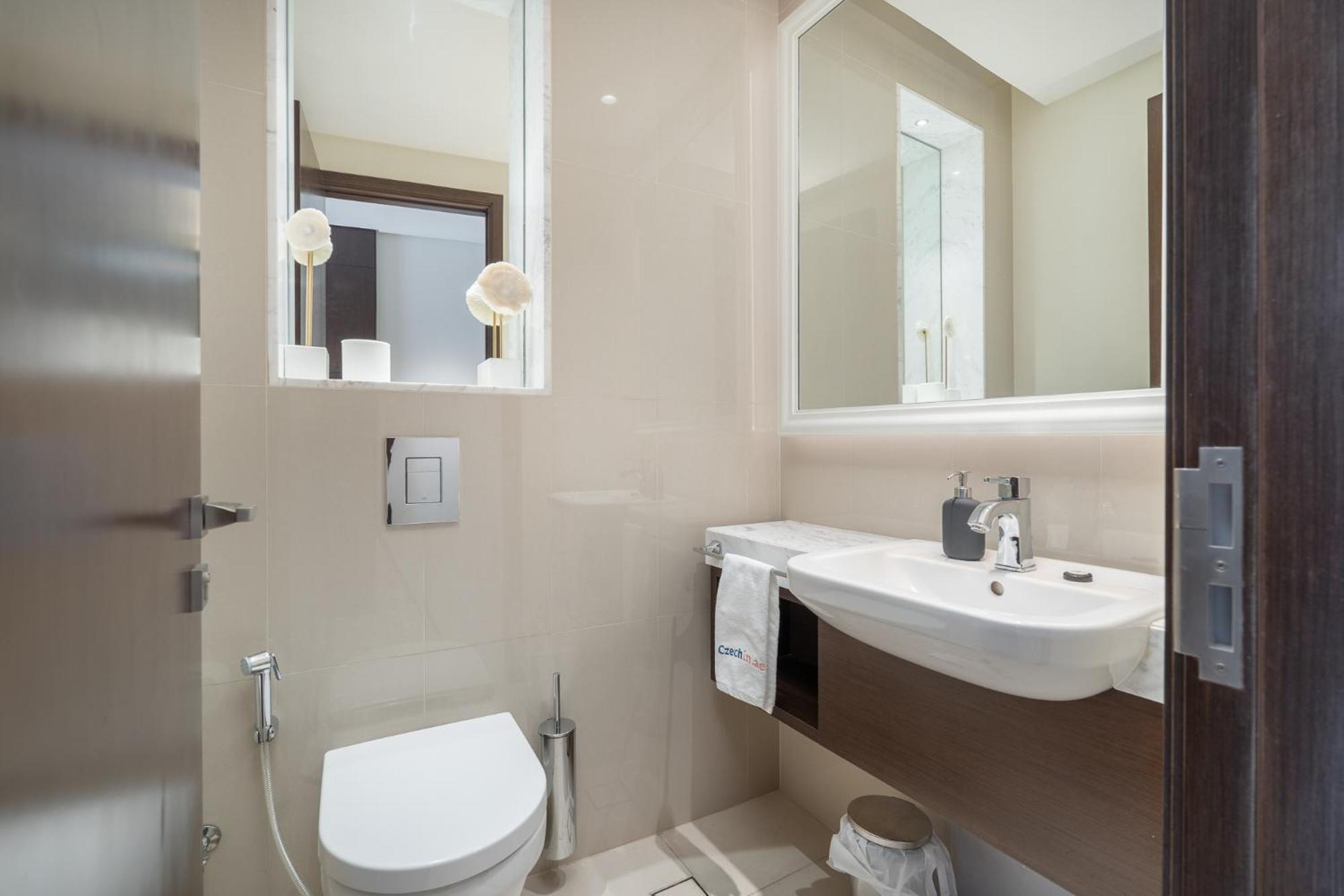 Downtown Elegance - 1br With Unmatched Burj Khalifa Views Dubai